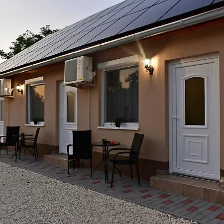 Apartament Napfeny *