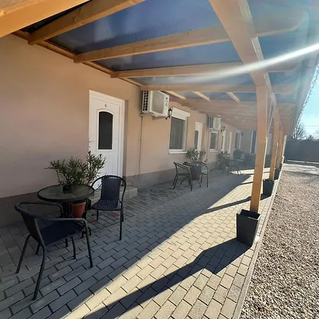 Napfeny Apartament *